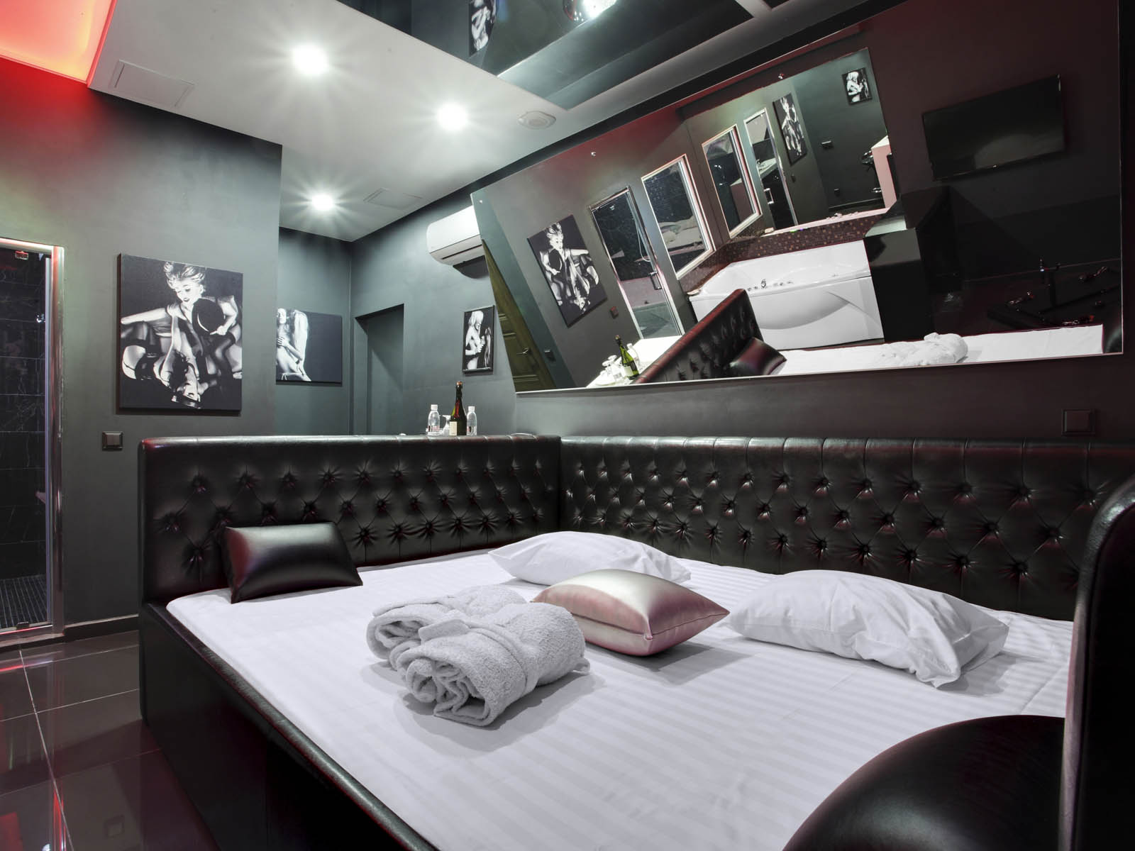 Әйелімен досының үйіндегі порно