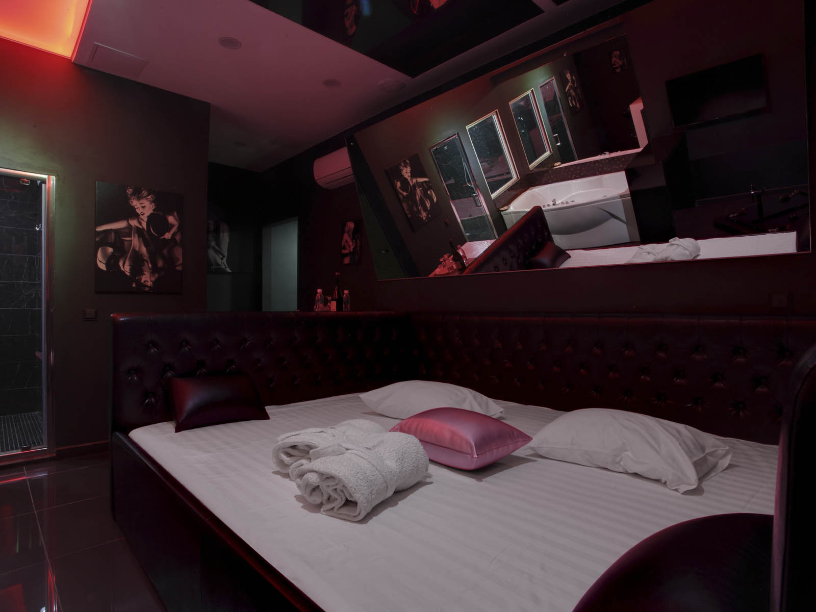 Оның есек суретін тарату